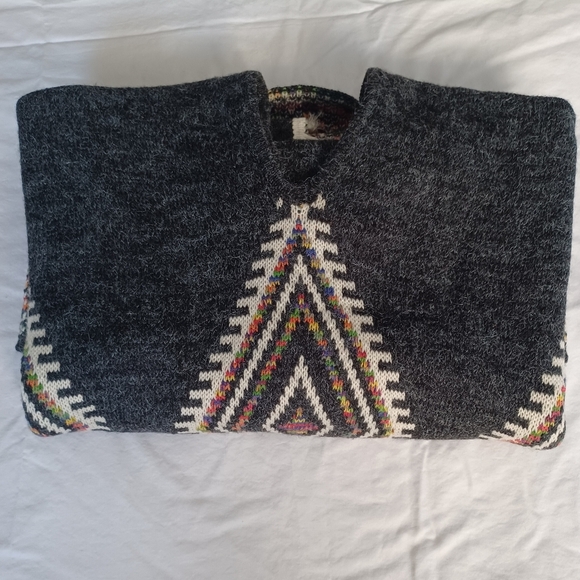 Poncho Sweater Womens One Size Fringe Southwest Boho Aztec Cape Tassels - Picture 7 of 7